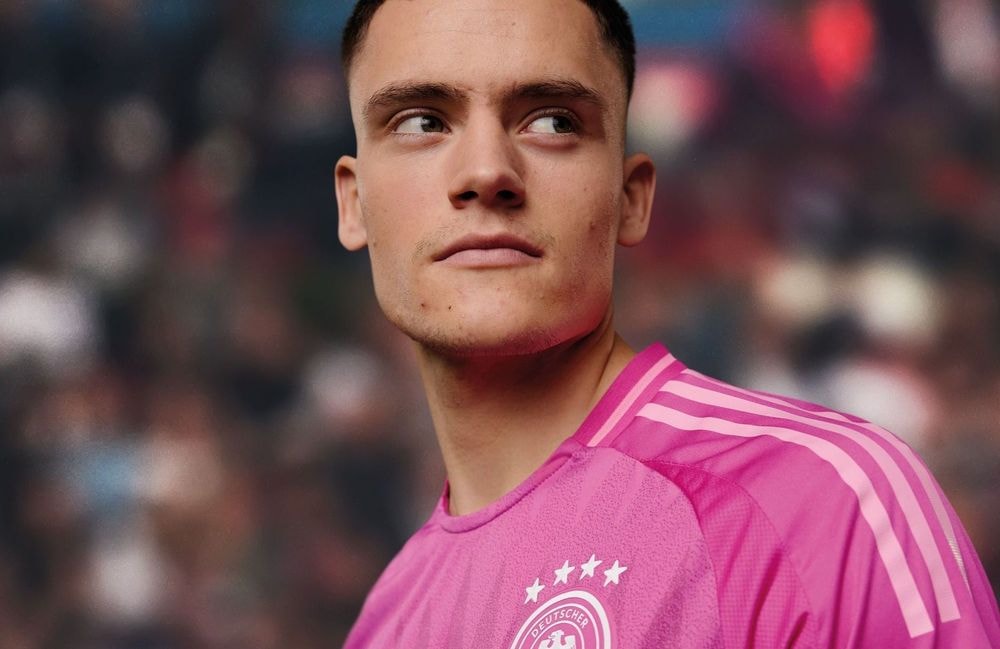 « Le maillot de la honte » : il est temps de rappeler que le rose est la couleur des hommes