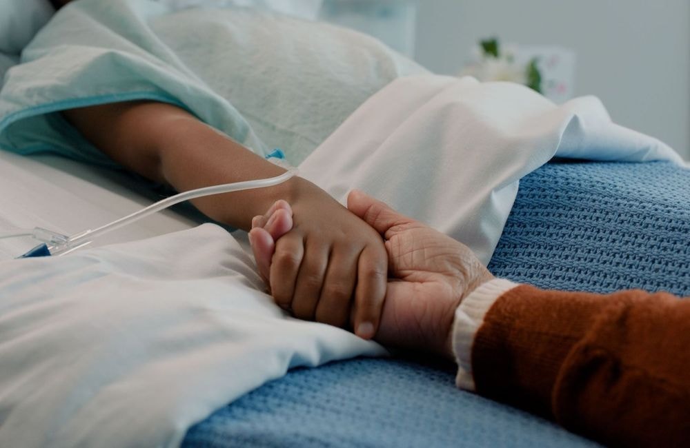 « On soigne un enfant, mais on accompagne une vie entière » : dans les coulisses de la lutte contre les cancers pédiatriques