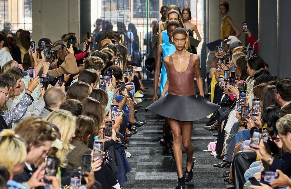 Fashion Week : Londres adopte de nouveaux critères de durabilité et suit l’exemple de Copenhague