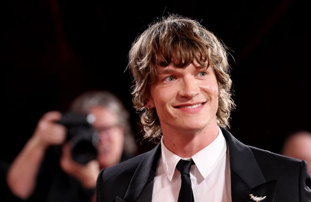Qui est Connor Storrie, la star de « Heated Rivalry » qui parle français ?
