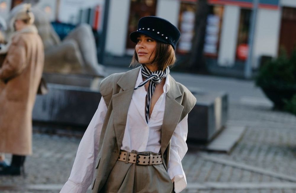 Cette écharpe est l'indispensable pour un look chic cet automne-hiver