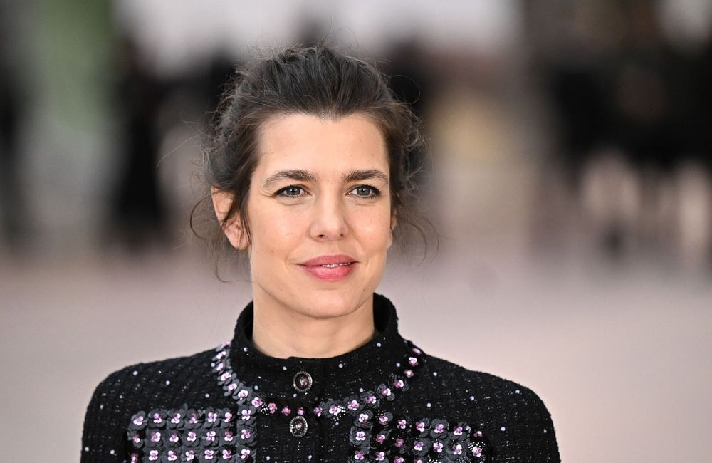 Charlotte Casiraghi éblouit le Bal de la Rose avec une coiffure des plus glamours