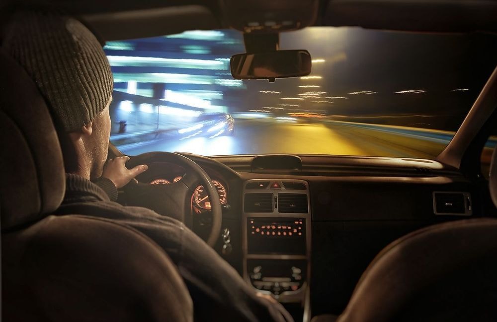 Elle saute d’un VTC à 70 km/h pour fuir son chauffeur : un procès à venir