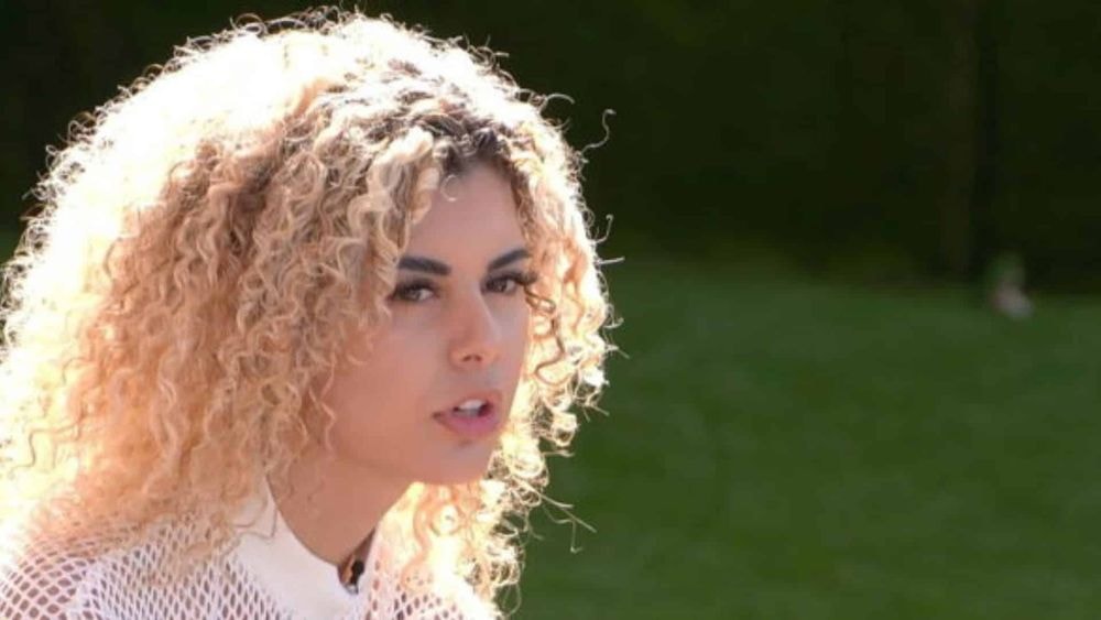Zoé (Secret Story) : son geste en vidéo dégoûte les internautes, la séquence devient virale !