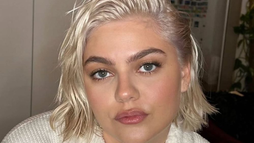 Louane : bouleversée, elle se confie sur sa relation avec Michel Blanc, "Il était assez dur avec moi"