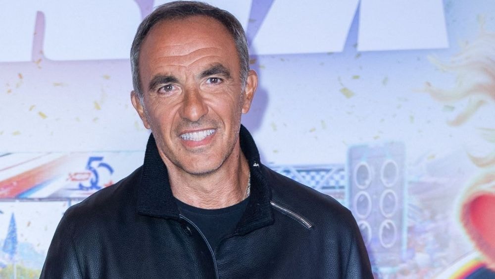 Nikos Aliagas fait des confidences sur son enfance et sur le soutien de sa maman : “Sans ma mère…”