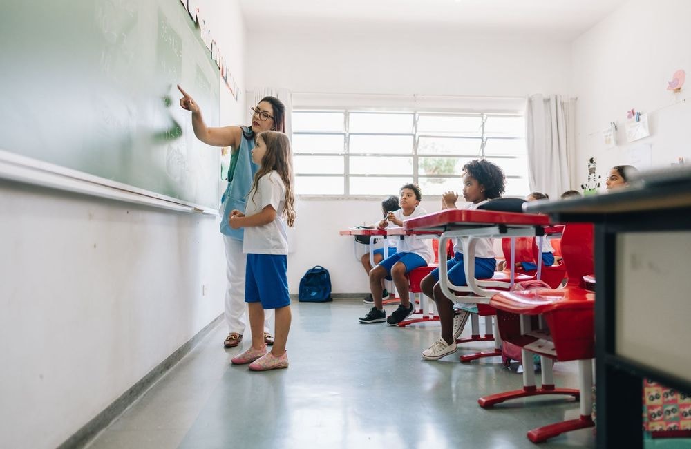 Programme d’éducation à la sexualité : comment va-t-il être appliqué concrètement pour vos enfants ?