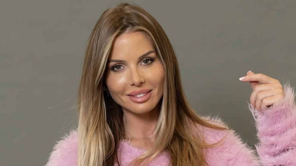 Jessica Thivenin : accusée d'abuser de la chirurgie esthétique, elle dévoile ses nouvelles lèvres et c'est perturbant !