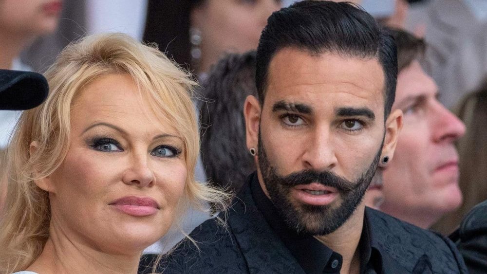 "Il n'a aucun respect pour les femmes" : après leur rupture, Pamela Anderson sans pitié avec Adil Rami