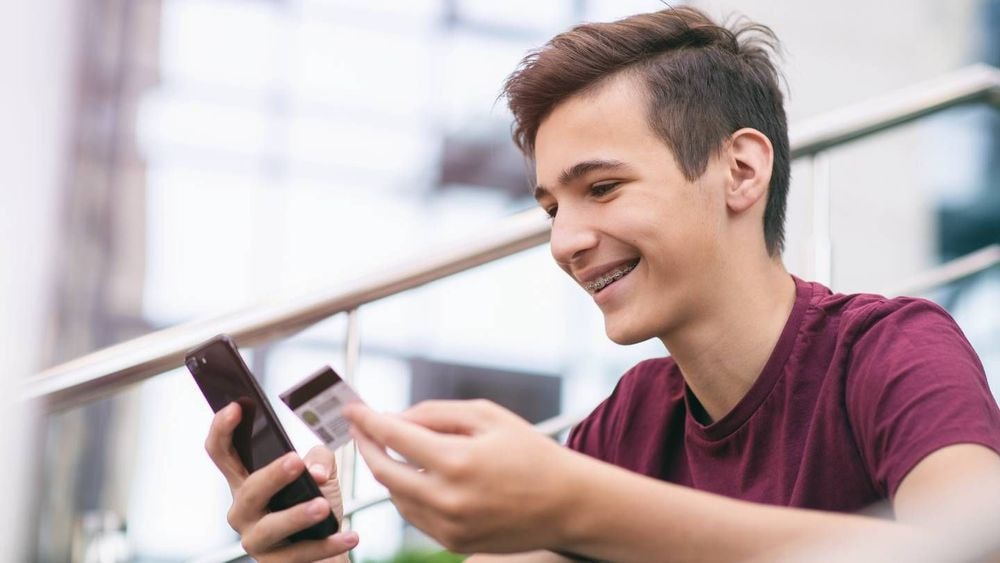 Sandwich, fast-food, App Store... Où va l'argent de poche de vos ados ?