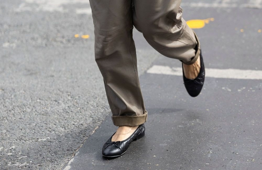 Quelles chaussures plates porter pour changer des baskets en 2025 ?