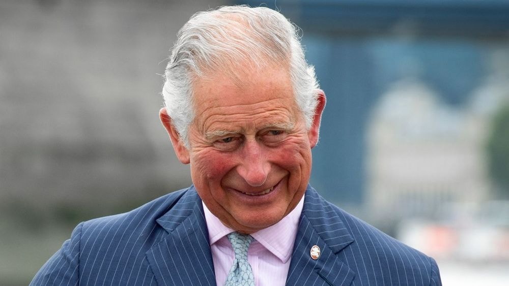 Charles III grillé en pleine "relation coquine" avec une star américaine : "Devant la chambre de...