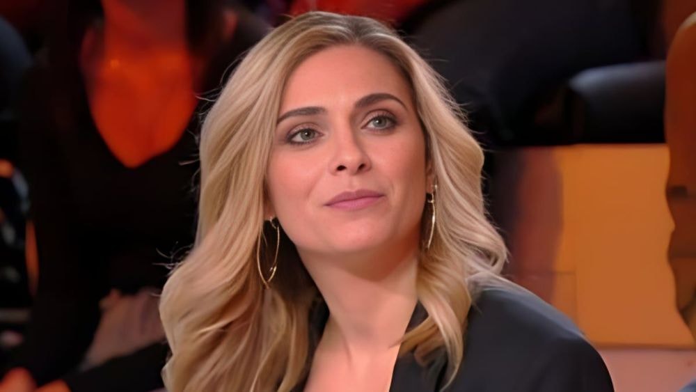 Clara Morgane, ex-actrice de films olé-olé, très inquiète pour la jeunesse : "Il faut leur parler"