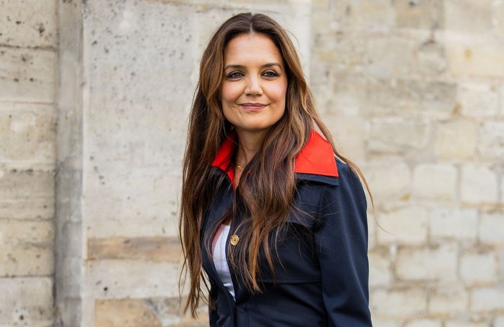 Katie Holmes à Paris : son astuce mode pour booster un look décontracté