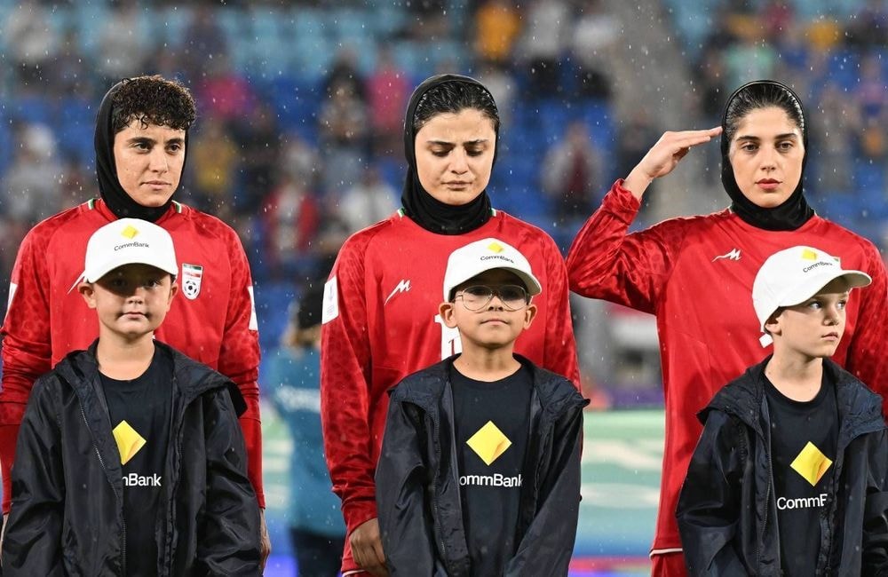 Des footballeuses iraniennes obtiennent l’asile en Australie après avoir refusé de chanter leur hymne