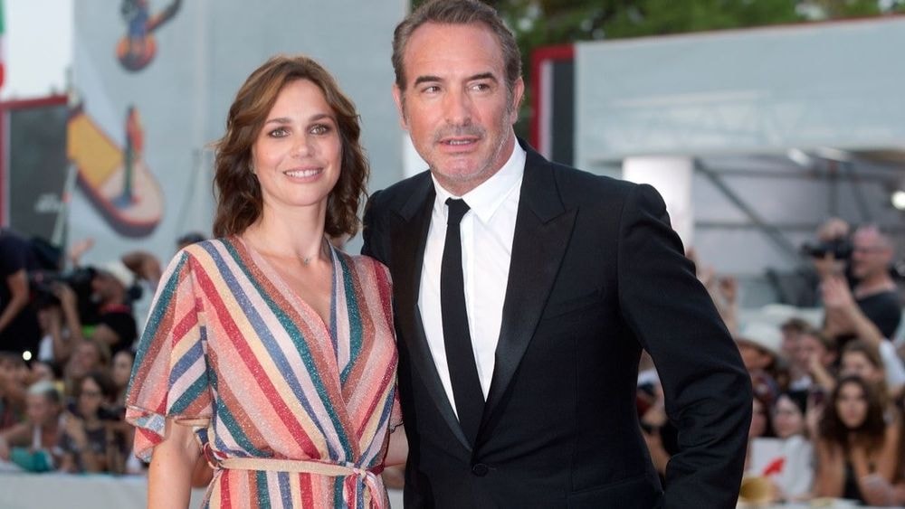 Après 10 ans de relation, Nathalie Péchalat aurait quitté Jean Dujardin, un coup dur pour l’acteur