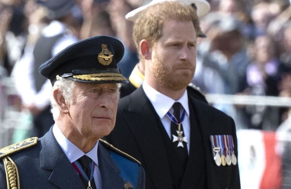 Charles III et le Prince Harry réunis ? Le père et le fils devraient bientôt se revoir...