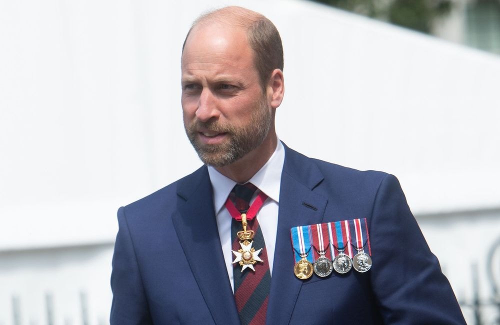 Le prince William a 43 ans : ce cliché entouré de chiots fait fondre les internautes