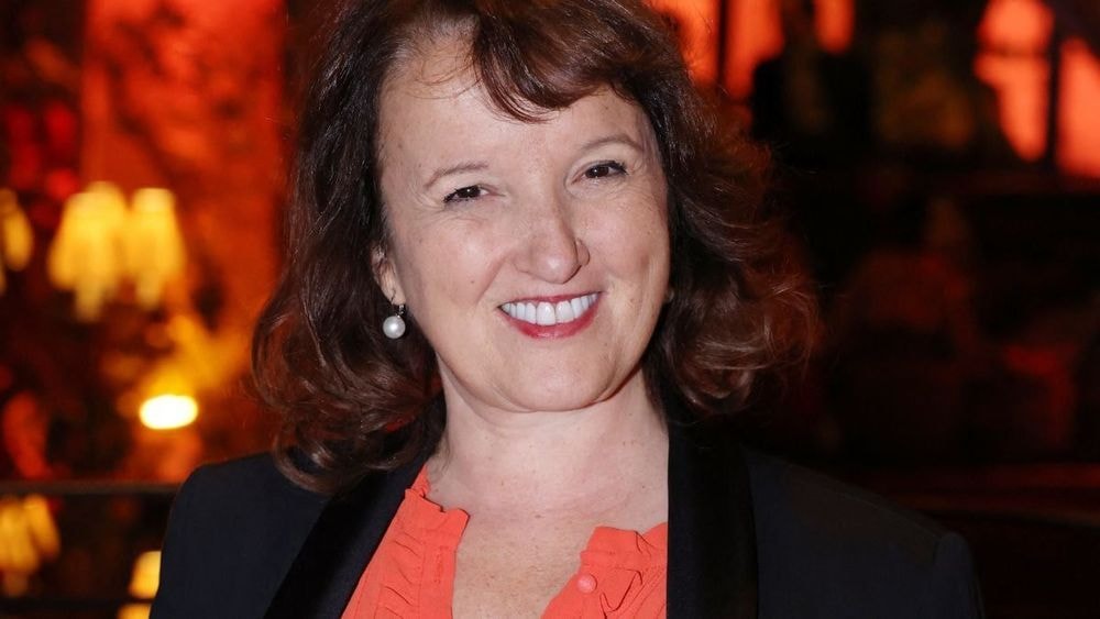 Anne Roumanoff toujours sous le choc de la mort de son ex-mari : “J’ai envie de pleurer…”