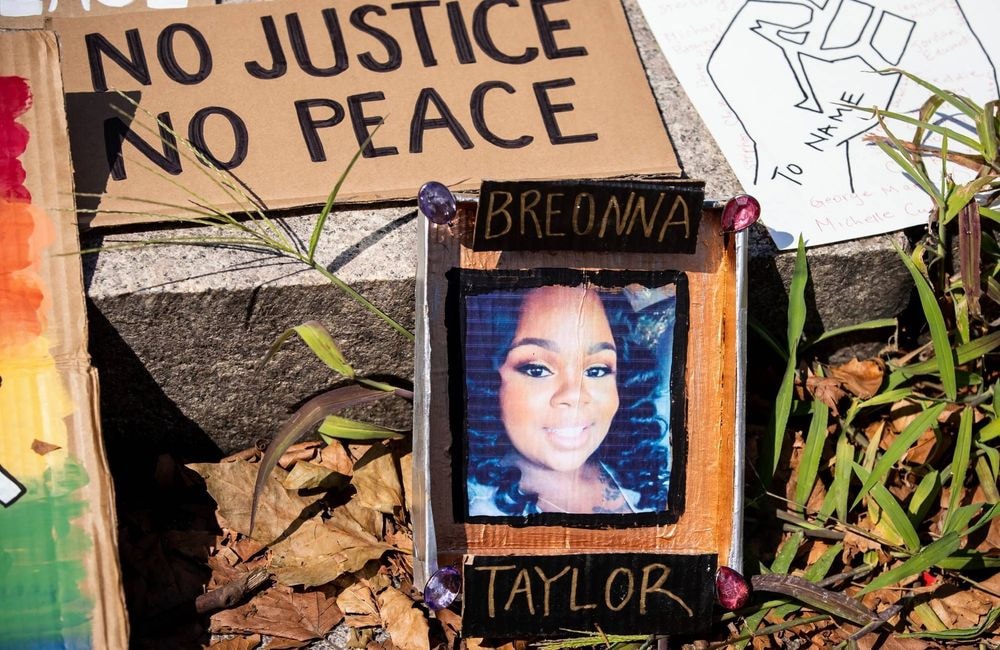 « Une insulte »: aux USA, la justice requiert un jour de prison contre un policier pour la mort de Breonna Taylor