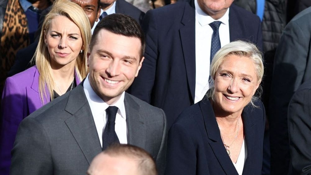 Jordan Bardella (30 ans) placé sous tutelle : "Marine Le Pen sera sa tutrice" affirme un député RN