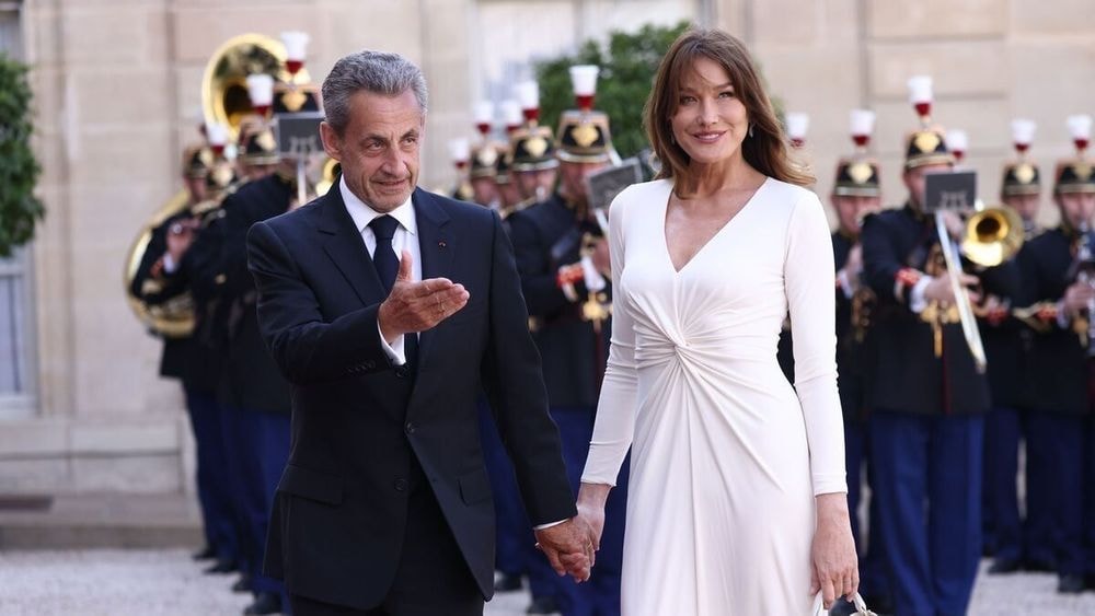 Carla Bruni évoque sans pudeur sa vie intime avec Nicolas Sarkozy : “Il connaît toutes les…”