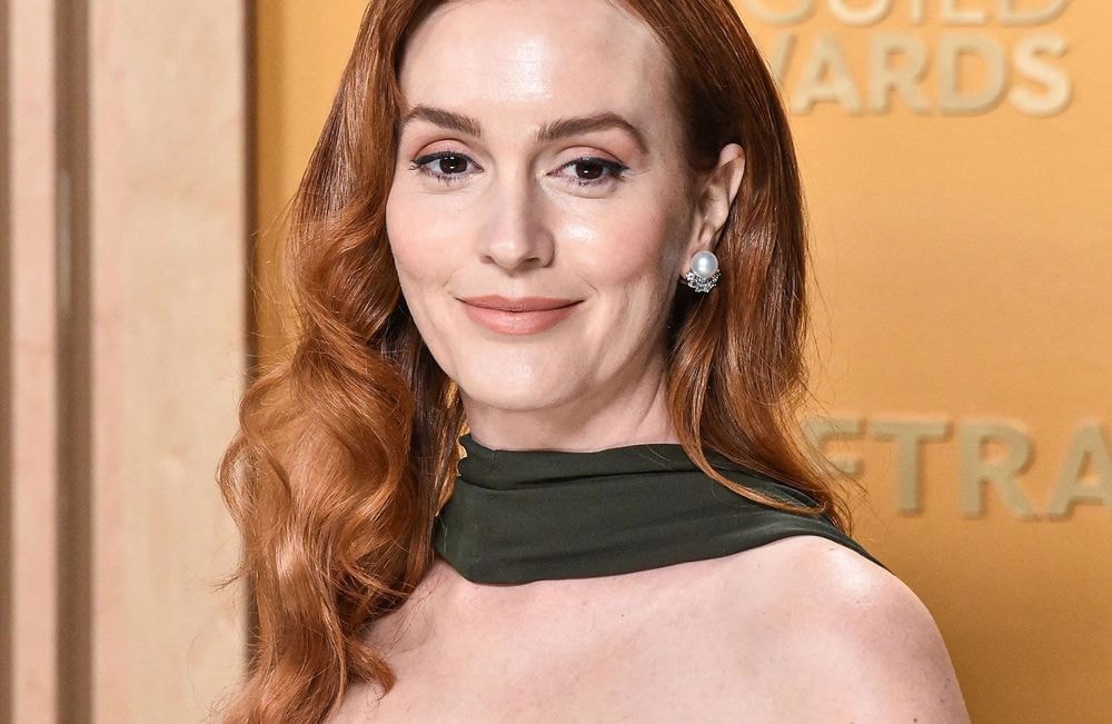 « Une famille adepte de bave d’escargot » : Leighton Meester dévoile le soin que lui emprunte Adam Brody