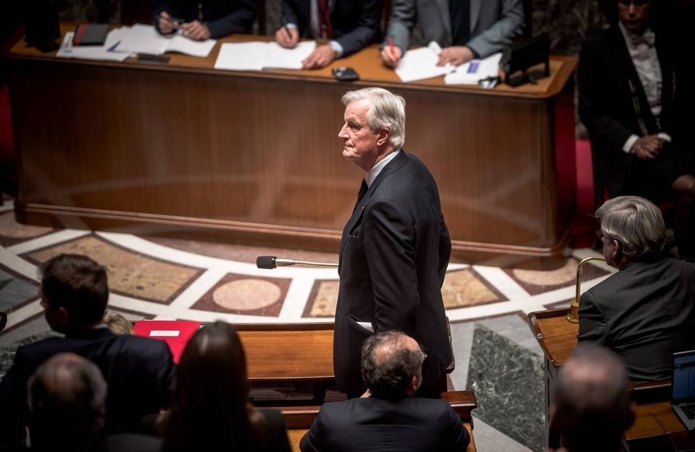 Violences contre les femmes, AESH… Ces mesures mises en péril avec la censure du gouvernement