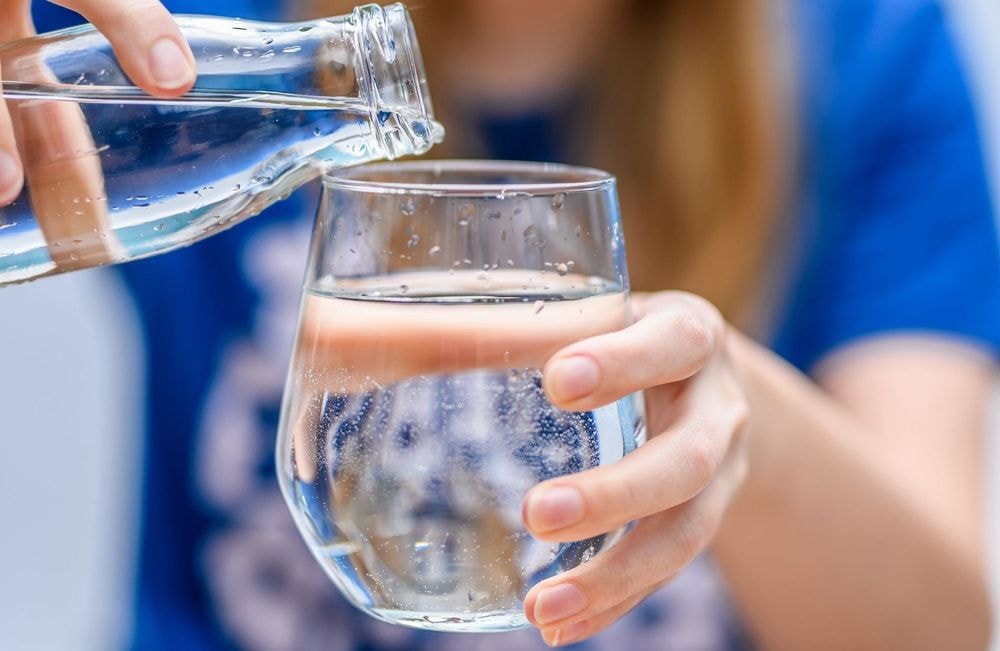 Pourquoi les femmes s’appliquent de l’eau minérale sur le visage en Chine ?