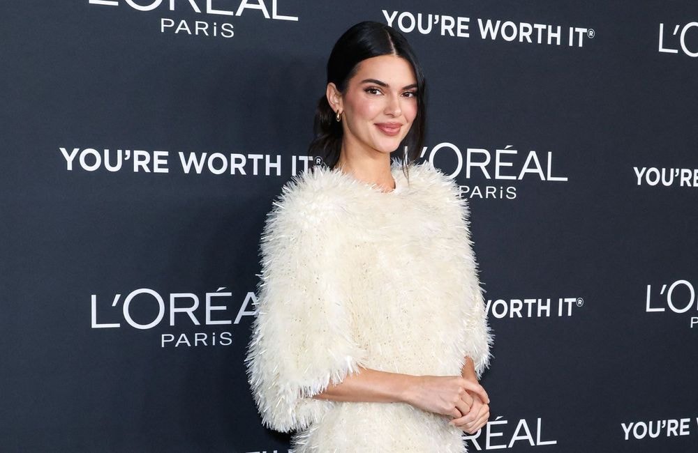 Comment Kendall Jenner rend le chignon « effortless » glamour et désirable cet hiver