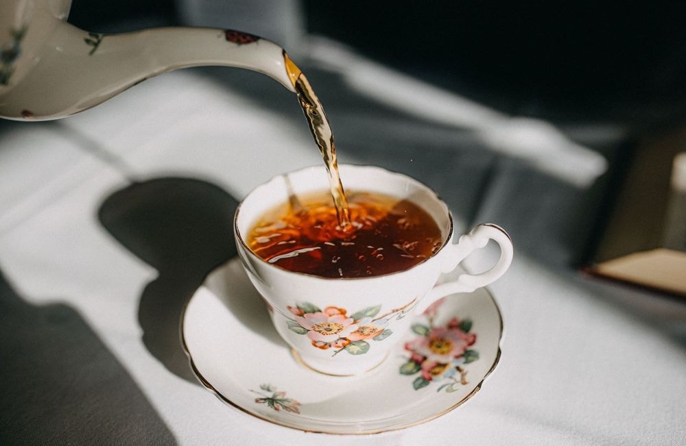 Vous buvez du thé au petit-déjeuner ? Ce détail peut freiner vos réserves en fer