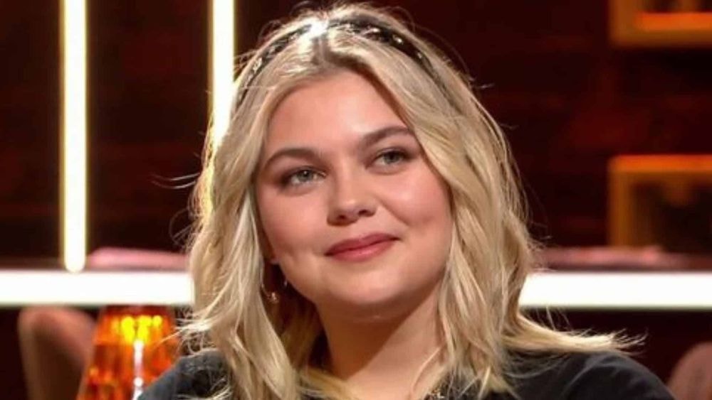 Louane : la chanteuse tente une transformation capillaire qui tourne à la catastrophe, regardez !