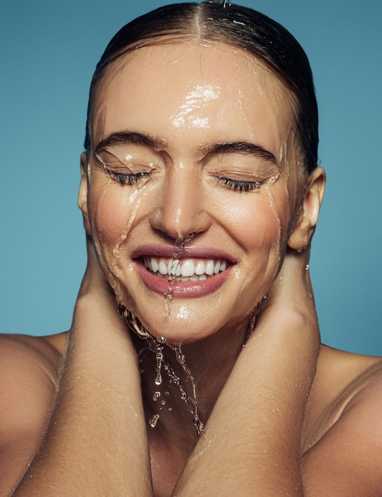Voici l’actif recommandé par les dermatologues pour faire peau neuve en 2025