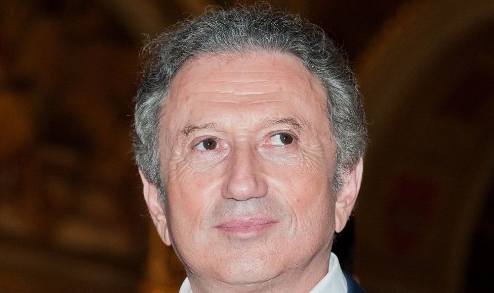 Michel Drucker (82 ans) aminci de 10kg et incapable de se laver tout seul : "Je me trainais"
