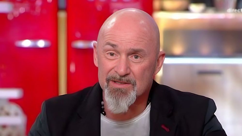 "Je sens une main…" : Vincent Lagaf' raconte sa première fois à 13 ans avec une riche héritière plus âgée