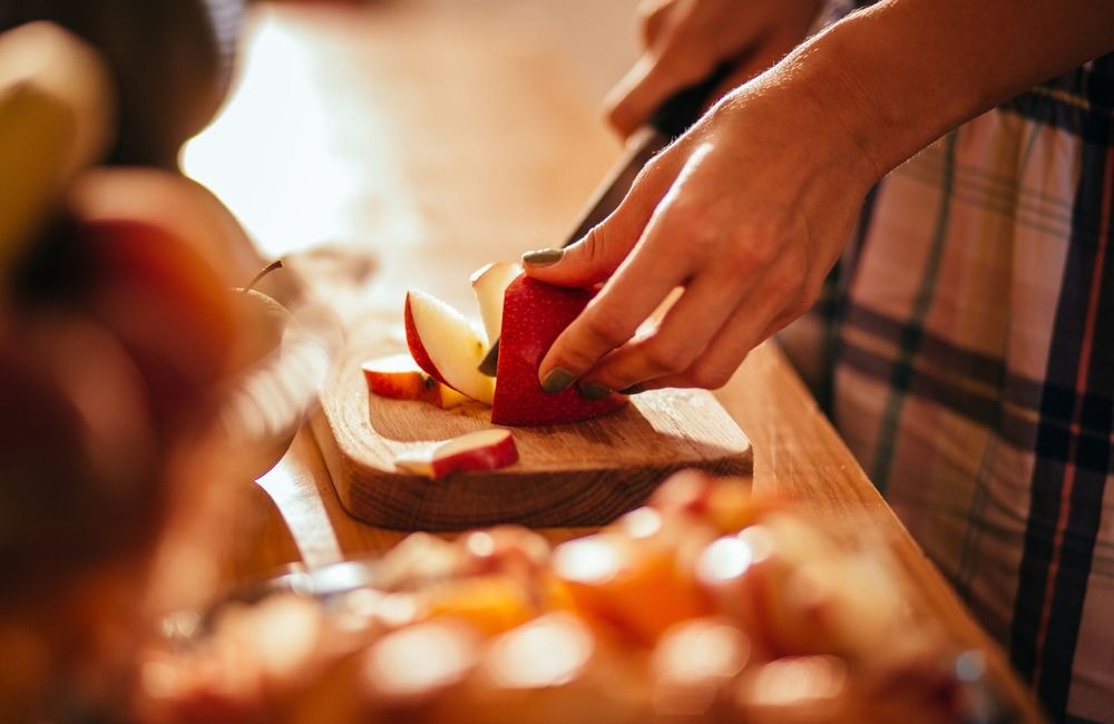 Utilisez vos trognons de pomme pour préparer un bouillon sucré
