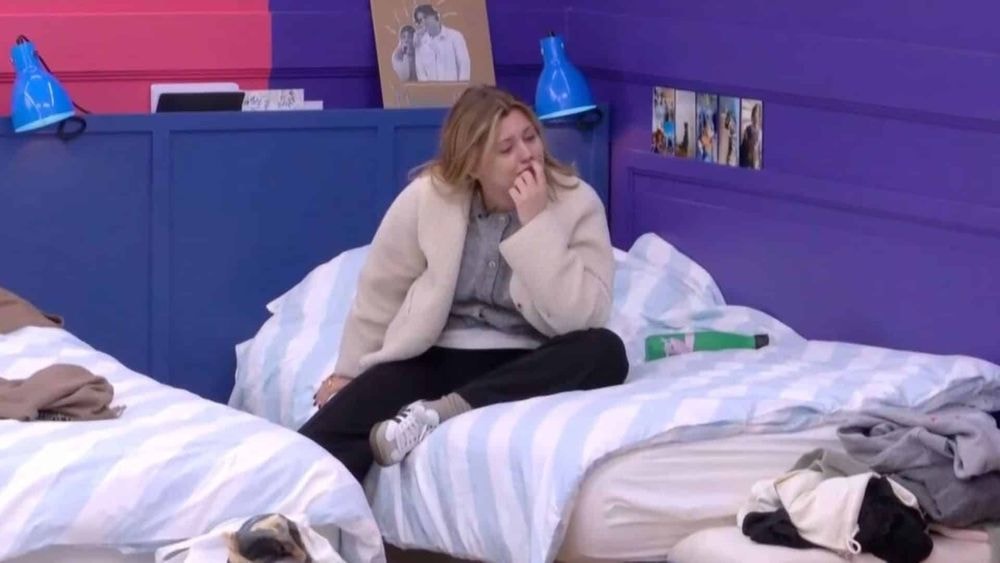 En pleine évaluation, le drôle de comportement de Marine (Star Academy) interpelle les professeurs, elle s’effondre en larmes juste après