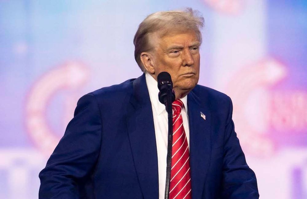 Droits LGBT+ : Donald Trump dit vouloir stopper le « délire transgenre »