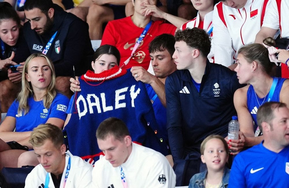 Tom Daley : plongeur et mordu du tricot, il passionne les foules aux JO 2024