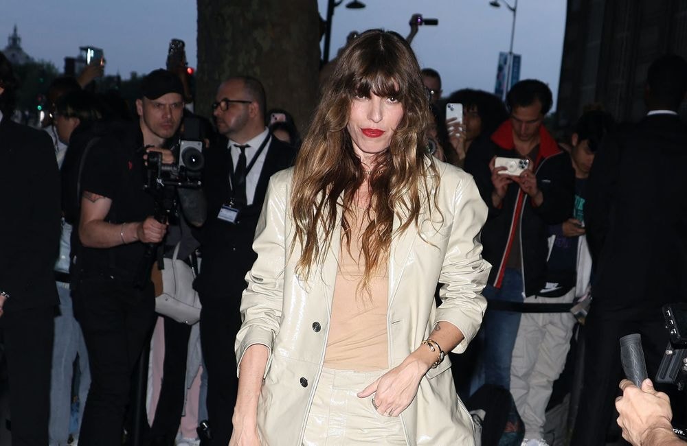 Lou Doillon au défilé Ami : sa formule mode pour réinventer le tailleur pantalon