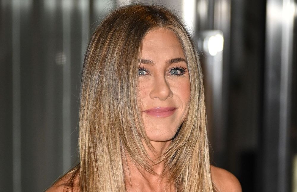 Le geste anti-frisottis de Jennifer Aniston que les coiffeurs approuvent