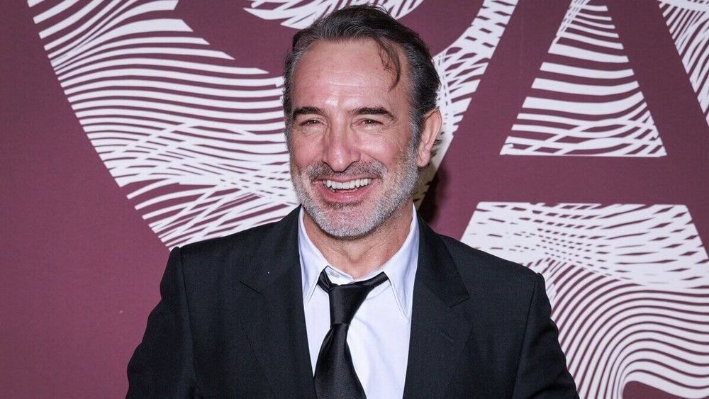 Jean Dujardin, 53 ans, sans filtre sur son rapport à la drogue : “J’ai un plaisir à me…