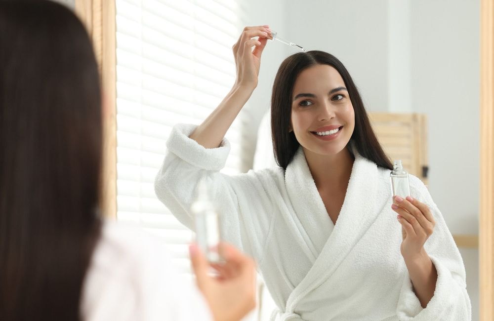 Une dermatologue dévoile ses 3 astuces pour booster la pousse des cheveux