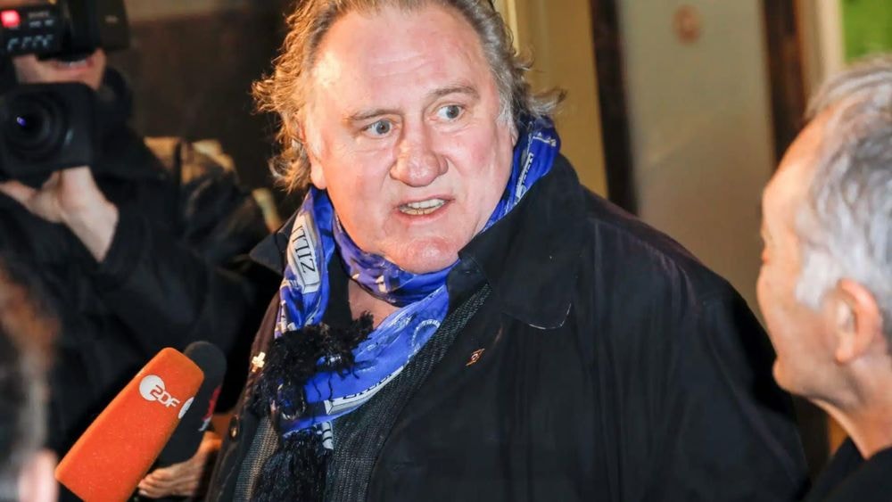 Procès de Gérard Depardieu : les premières images inattendues de l'acteur présent au tribunal, regardez !