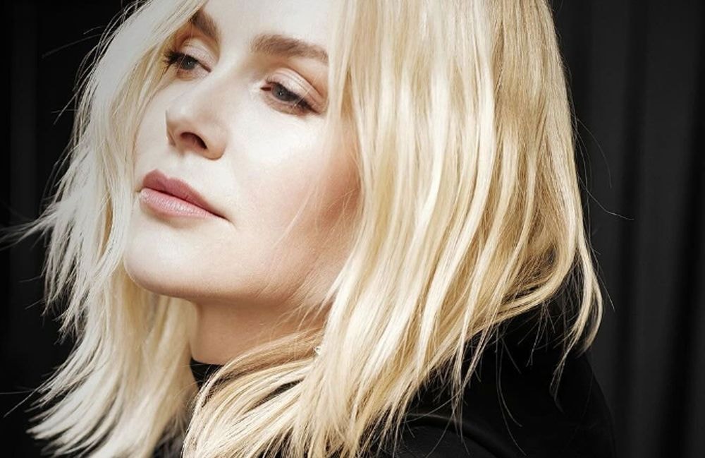 Nicole Kidman ose le blond platine sur un carré des plus tendances