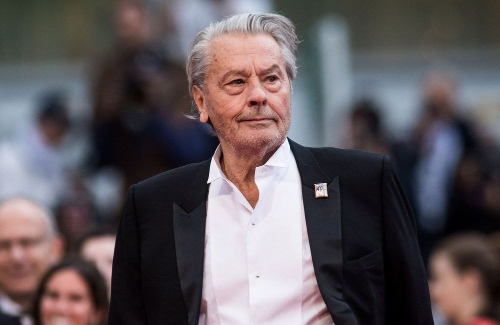 Alain Delon est-il le père d’Ari Boulogne ? La justice rend son verdict