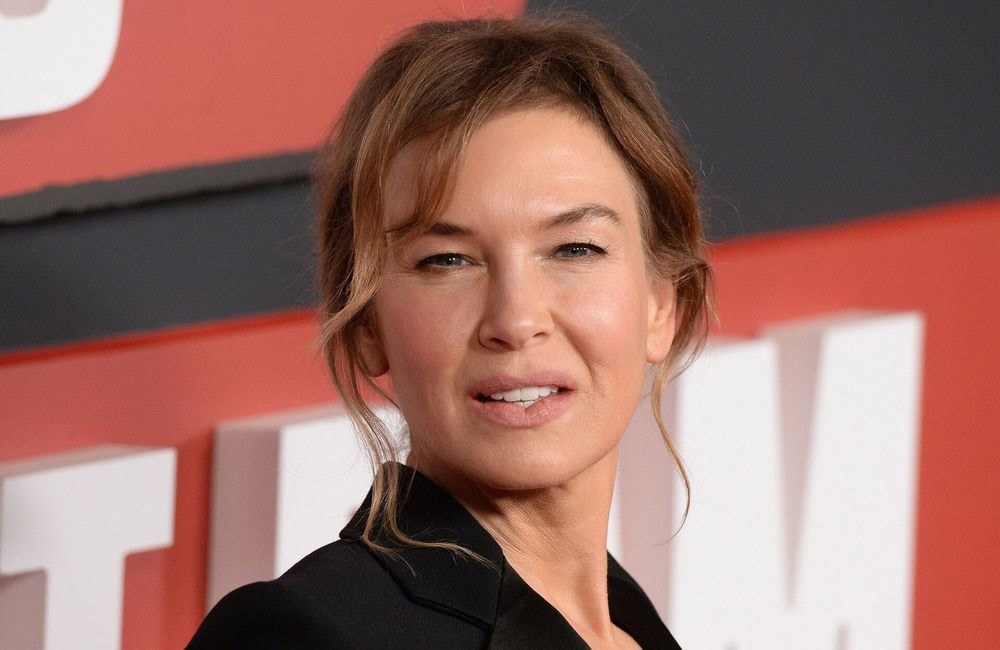 Métamorphosée, Renée Zellweger adopte la coupe courte à 55 ans