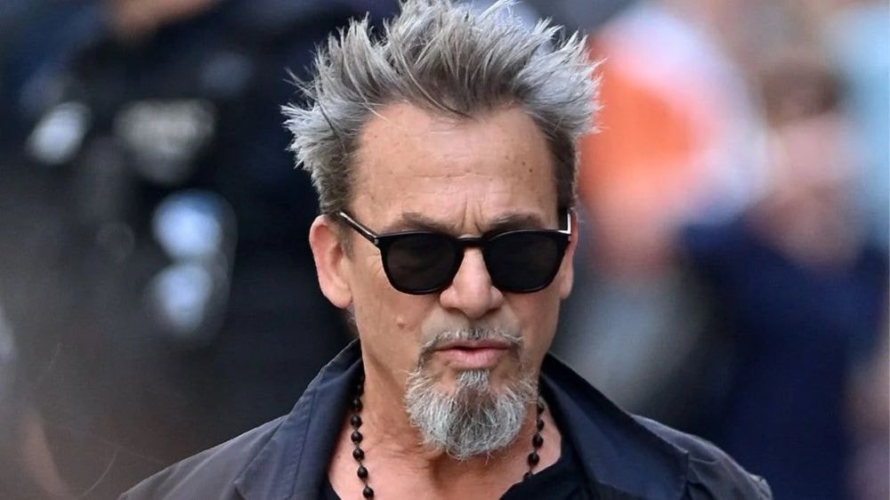 Florent Pagny avoue son "fantasme" pour Jean-Paul Belmondo : "Le mec me regarde, me sourit", l'époux d'Azucena n'est pas resté de glace