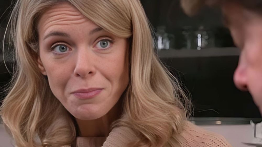 Après avoir quitté la France, Julie Andrieu sans détour sur son départ : "C’est tellement plus facile…"