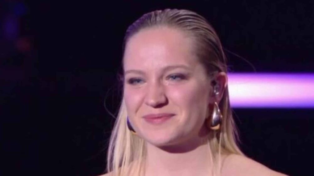 "Vous dîtes pas Sabrina Carpenté ?" : Maïa (Star Academy) raillée à cause de sa chanson "Blonde", elle réplique avec humour